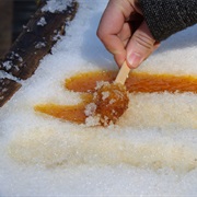 Tire D'erable Sur La Neige