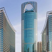 Pullman Shanghai Skyway Hotel