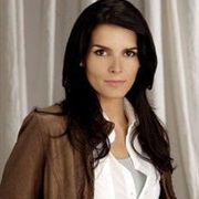 Lindsay Boxer (Angie Harmon)
