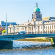 Country With the Youngest Average Age Ireland 🇮🇪