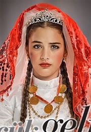 Küçük Gelin (2013)