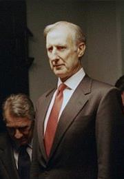 James Cromwell, (The Sum of All Fears,2002)