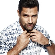 Manu Bennett