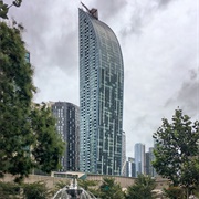 L Tower, Toronto
