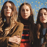 Hailee Steinfield Ft. HAIM