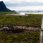 Engeløy Airport, Grådussan