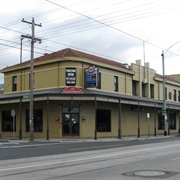London Tavern, Caulfield