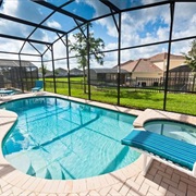 Stay in a House With a Swimming Pool on Holidays