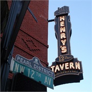 Henry's 12th Street Tavern