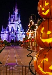 Decorating Disney: Halloween Magic (2018)