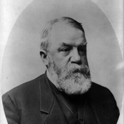 Dwight L Moody