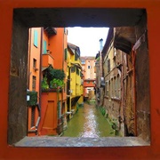 Finestrella Di via Piella, Bologna