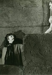 Claude Rains and Susanna Foster in Phantom of the Opera (1943)