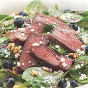 Spinach Salad With Steak and Blueberries