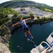 Bungee Jump in Wakefield, Quebec