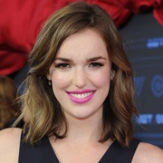 Elizabeth Henstridge