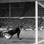 Geoff Hurst Hits the Bar,Lucky No Hawkeye Then