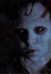 Junio Valverde in El Espinazo Del Diablo (2001)