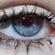 Using Dry Mascara
