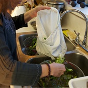 Plastic Free Salad Spinning
