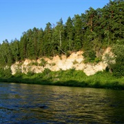 Ventas Shore Cliffs: Ātraiskalns and Gobdziņu Cliff