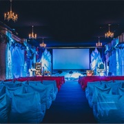 Christmas Labyrinth - Backyard Cinema