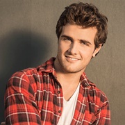 Beau Mirchoff