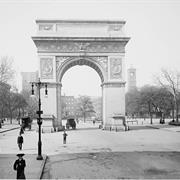 Stroll Through Washington Square Park