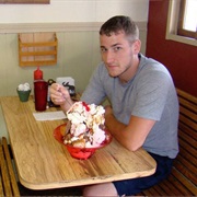 The Appalachian Trail Cafe: Banana With 14 Scoops of Icecream, Toppings, and a Dougnut