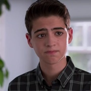Cyrus Goodman (Andi MacK)