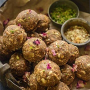 Resin Laddu / Gond Ke Laddu