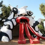 Hamifletzet - The Monster