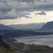 Cloudy Day, Columbia River at the Ginkgo Petrified Forest, WA