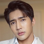 Pirapat Watthanasetsiri (Earth)