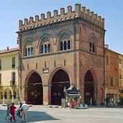 Loggia Dei Militi, Cremona