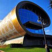 Baku: Azerbaijan Carpet Museum