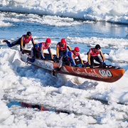 Ice Canoe Across the St.Lawrence (QC)