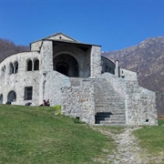 Abbazia Di San Pietro Al Monte, Triangolo Lariano