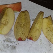 Apples With Salt and Pepper