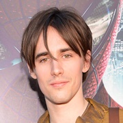 Reeve Carney