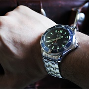 Adjusting Time on a Wristwatch