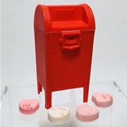 Fleer Mailbox Full of Hearts Candy