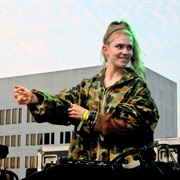 Grimes - Crystal Ball