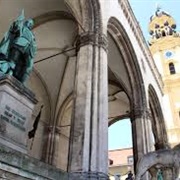 Feldherrnhalle, Munich