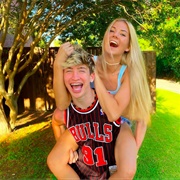 Instagram: Cashxkate