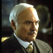 Kenneth Welsh (Dr. Watson)