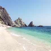 Spiaggia Delle Due Sorelle