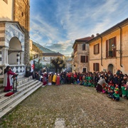 Piazza Garibaldi, Correno Plinio