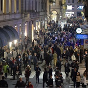 Via Montenapoleone, Millan