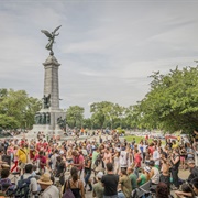 Swing a Sword at Tam Tam (QC)